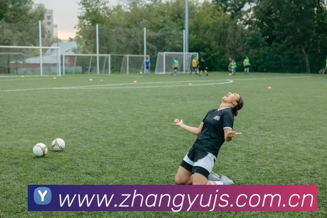 湖人客场加时险胜凯尔特人詹姆斯33分塔图姆关键失误